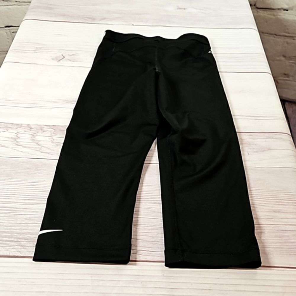 Nike Pro Capris - Picture 2 of 8